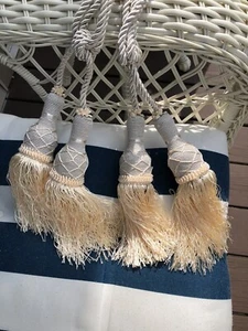 Set medium decorative tassel curtain tiebacks - Picture 1 of 1