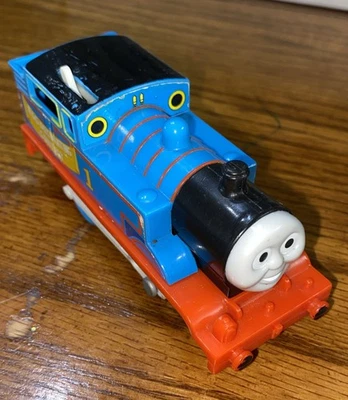Thomas & Friends Egg Decorating Express Easter Trackmaster Engine R9205 Foto 1 de 4