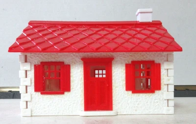 Vintage Plasticville USA Cape Cod House Kit HP-9 O Scale Bachmann Red & White - Image 1 of 4