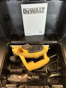 DeWalt Hobel DW680 600W 82mm Hobelbreite 12mm Falztiefe Kabelgebunden - Bild 1 von 6
