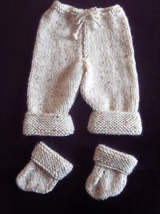 Premature Small Baby Trousers & Socks Knitting Pattern - Picture 1 of 1
