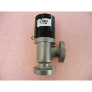 High-Vacuum Right Angle Pneumatic Valve - Picture 1 of 3