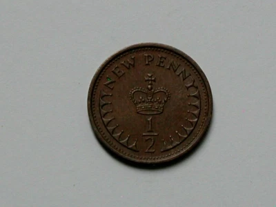 UK (Great Britain) 1973 1/2 NEW PENNY Elizabeth II Coin with Crown & Tiny Size - Image 1 of 2