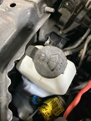 Used Washer Fluid Reservoir fits: 2015 Gmc Canyon  Grade A Foto 1 de 4