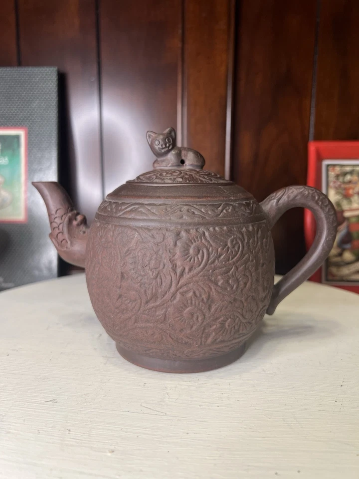 Tetera de arcilla china Yixing Zisha 2008 arcilla púrpura hecha a mano año de la rata Foto 1 de 4