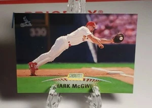 MARK MCGWIRE 1999 TOPPS STADIUM CLUB #70 ST. LOUIS CARDINALS - Picture 1 of 2