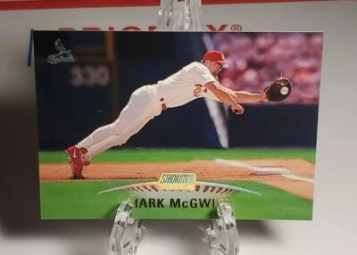 MARK MCGWIRE 1999 TOPPS STADIUM CLUB #70 ST. LOUIS CARDINALS - Image 1 of 2