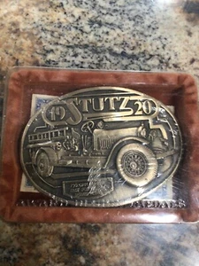 New In Box VINTAGE 1982 1920 STUTZ FIRE FIGHTER BELT BUCKLE AWARD DESIGN MEDALS - Picture 1 of 2