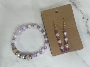 Handgefertigte zierliche Perlen Ohrhänger und Armband Set rosa, weiß & goldfarben - Bild 1 von 8