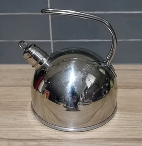 V1/ ANCIENNE BOUILLOIRE EAU THE 1,5L INOX SIFFLE...TRES BON ETAT - Picture 1 of 5