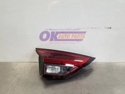 22 2022 NISSAN ROGUE PLATINUM PUERTA LEVADIZA MONTADA LUZ TRASERA LÁMPARA CONDUCTOR IZQUIERDO Foto 1 de 4