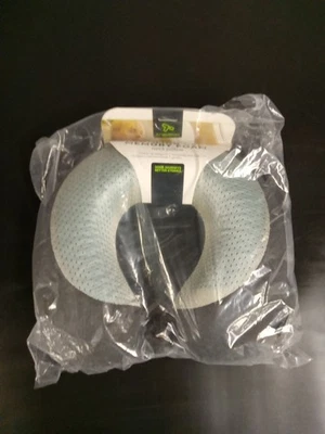 Almohada de gel refrigerante Travelon para el cuello, carbón Foto 1 de 4