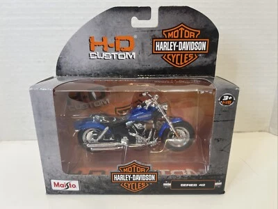 2009 09 FXDFSE CVO FAT BOB HARLEY DAVIDSON MOTORCYCLE MAISTO SERIES 42 1/18 BIKE - Image 1 of 4