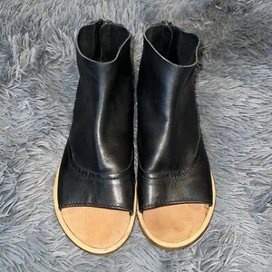 Womens Kelsi Dagger Brooklyn Leather Sandals Size 7.5 Black Open Toe Zip Up  - Picture 1 of 6