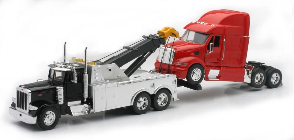 New-Ray Toys 1:32 Scale Peterbilt 379 Tow Truck w/387 Cab 12053 - Image 1 of 1