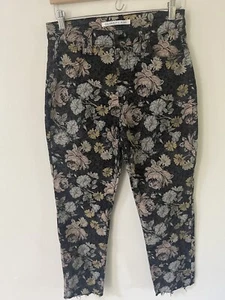 Celebrity Pink Women’s Mom Jeans Black Floral Hi-Rise Raw Hem 26” Five Pocket - Picture 1 of 12