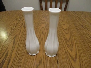 Set Of 2 Vintage E.O. Brody Co WHITE VASES VASE #153 PAIR - Picture 1 of 12