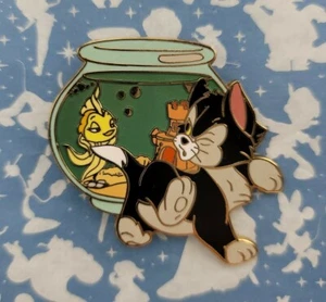 Disney Figaro Cleo Pin 2009 Cats Series 67502 Shopping LE 250 Limited Pinocchio - Picture 1 of 6