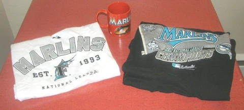 Florida Marlins MLB 2003 World Series Champions Large T-Shirts & Mug Gift Box Cover