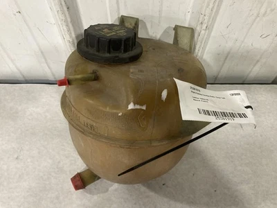 Переливная бутылка правого/пассажирского радиатора 2012-2015 Ford F650 - б/у - Изображение 1 из 4