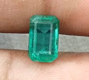 Piedra preciosa aceitada menor esmeralda de Zambia verde medio de 1,83 quilates certificada GSI - Imagen 1 de 10