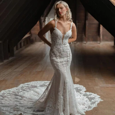 Изысканные свадебные платья глубокий v-образным вырезом без рукавов открытый назад кружева аппликации платья - Изображение 1 из 4