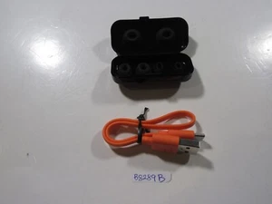 JBL Tune Flex charging cable and ear tips only. - Picture 1 of 5