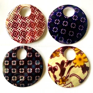 Big Round Shell Pendant Lot 4 Chunky Jewelry Craft 2.75 Inch Size Large Hole - Picture 1 of 20