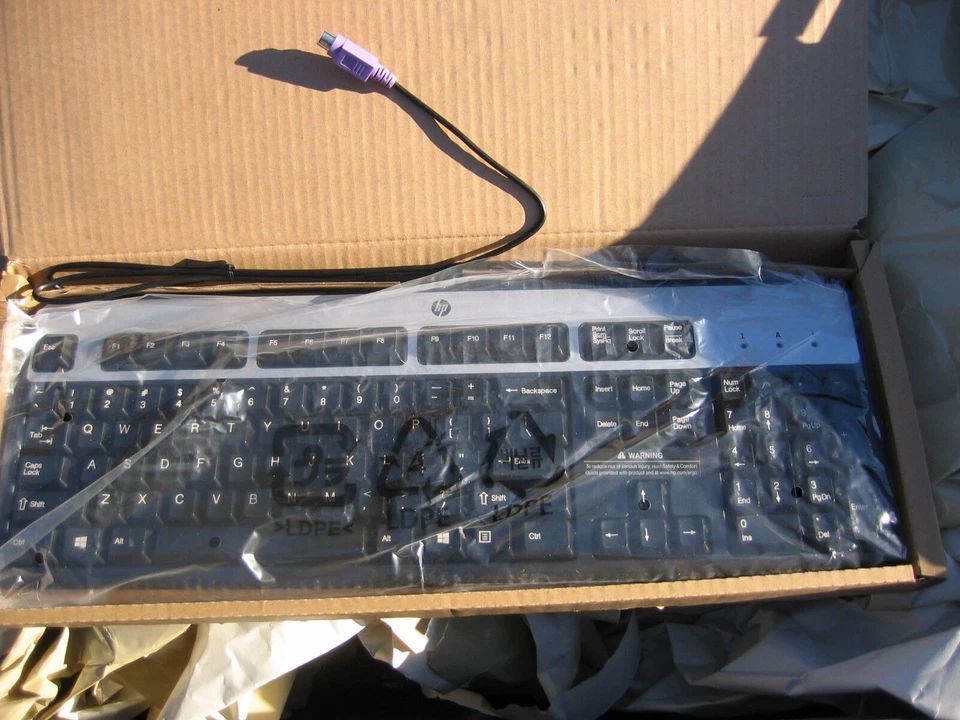 NEW HP Hewlett Packard Wired PS/2 434820 Keyboard OEM Mod# SK-2880 - Image 1 of 1