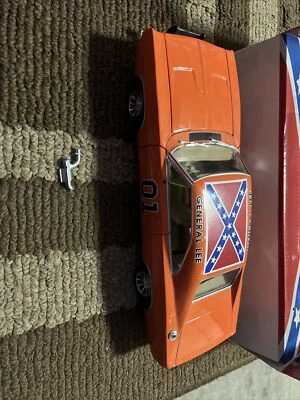 1/18 AMERICAN MUSCLE / ERTL ~ 1969 CHARGER ~ DUKES OF HAZZARD ~ GENERAL LEE - Image 1 of 4