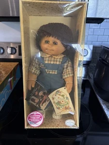 Bambola Lissi Fashion Bavarian Cabbage Patch Baby Town dalla Germania Ovest capelli castani - Foto 1 di 12