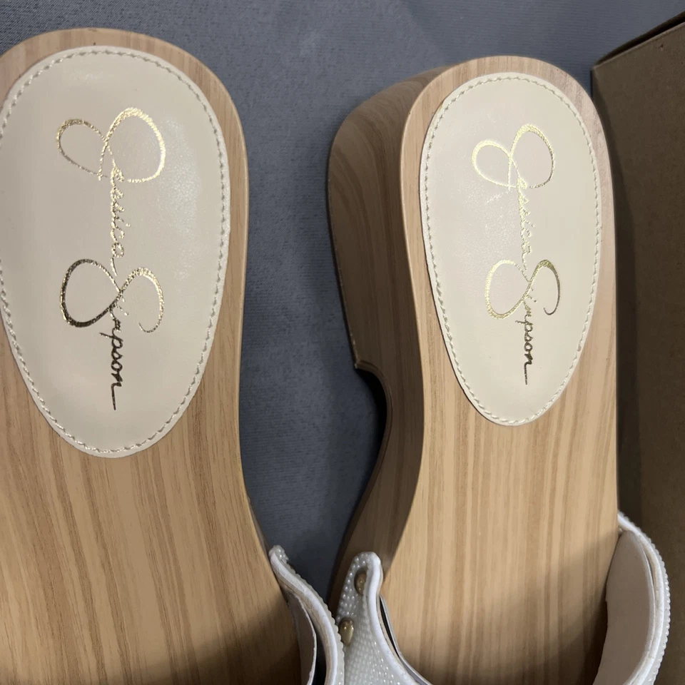 Zuecos de cuero blanco Jessica Simpson Foto 1 de 4