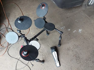 Carlsbro CSD100 R Electronic Drum Kit - Picture 1 of 9
