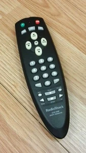 RadioShack (15-1931) VCR / TV /CBL 3-In-One Easy Remote Control w/ Battery Cover - Picture 1 of 2