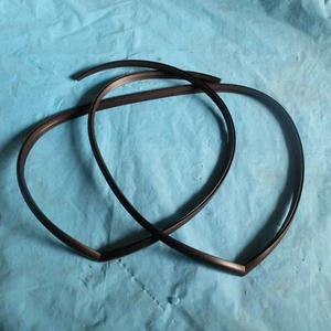 Suzuki Vitara Escudo Sidekick SE416 JX JLX Front Windshield Rubber Glass Seal - Picture 1 of 5