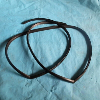 Suzuki Vitara Escudo Sidekick SE416 JX JLX Front Windshield Rubber Glass Seal - Image 1 of 4