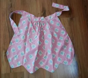VINTAGE PINK FLORAL HANDMADE FEEDSACK MATERIAL HALF APRON - Picture 1 of 3