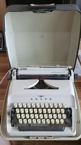 Schreibmaschine der Marke Adler Typ Gabriele 10 - Bild 1 von 1