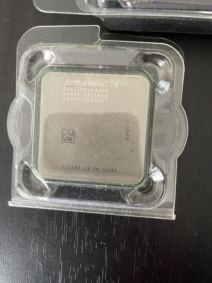 AMD Athlon 64 3500+ Socket 939 ADA3500DAA4BW 2.2Ghz CPU Processor - Image 1 of 2