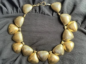 Collana Vintage Anni 80 Tono Oro Pesante Grosso Puff Triangolo Goccia 17” Statement - Foto 1 di 23