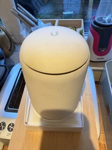 UniFi Dream Machine Ubiquiti UDM - Picture 1 of 2