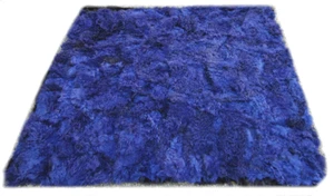 TOSCANA violett mit schwarzen Einsätzen 160x200 Felldecke Echtfell Tagesdecke - Bild 1 von 2