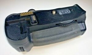 Nikon MB-D10 Battery Grip with MS-D10 AA holder for D300 / D300s / D700