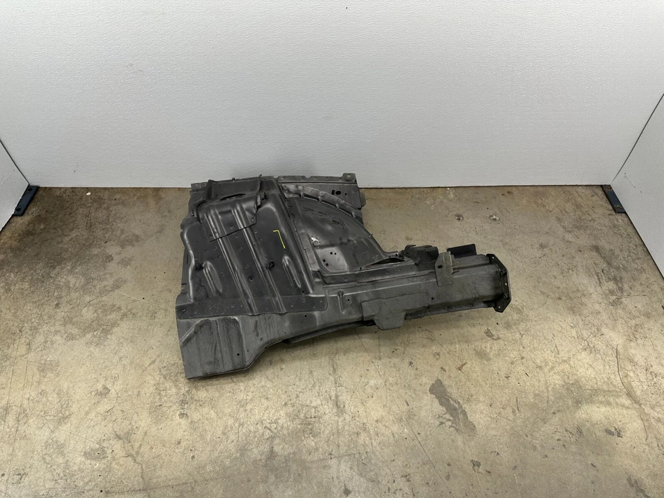 CHRYSLER 300 TOURING 2015-2023 OEM CONDUCTOR IZQUIERDO PUNTAL TORRE GUARDABARROS MARCO DE RIEL Foto 1 de 4