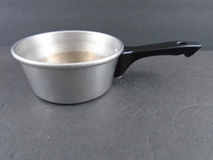Cacerola de aluminio Mirro vintage 2 tazas 1 1/4 pt mango negro camping EE. UU. - Imagen 1 de 7