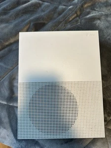 Microsoft Xbox One S Series Home Console White with 1 Controller And All Cords - Picture 1 of 6