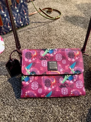 Transversal Mulan 20º aniversário nova sem etiquetas. Não transportado. Excelente estado! - Imagem 1 de 4