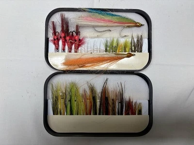 Konvolut Tubenfliegen In englischer Blechbüchse Meerforellenfischen Unbenutzt - Bild 1 von 4