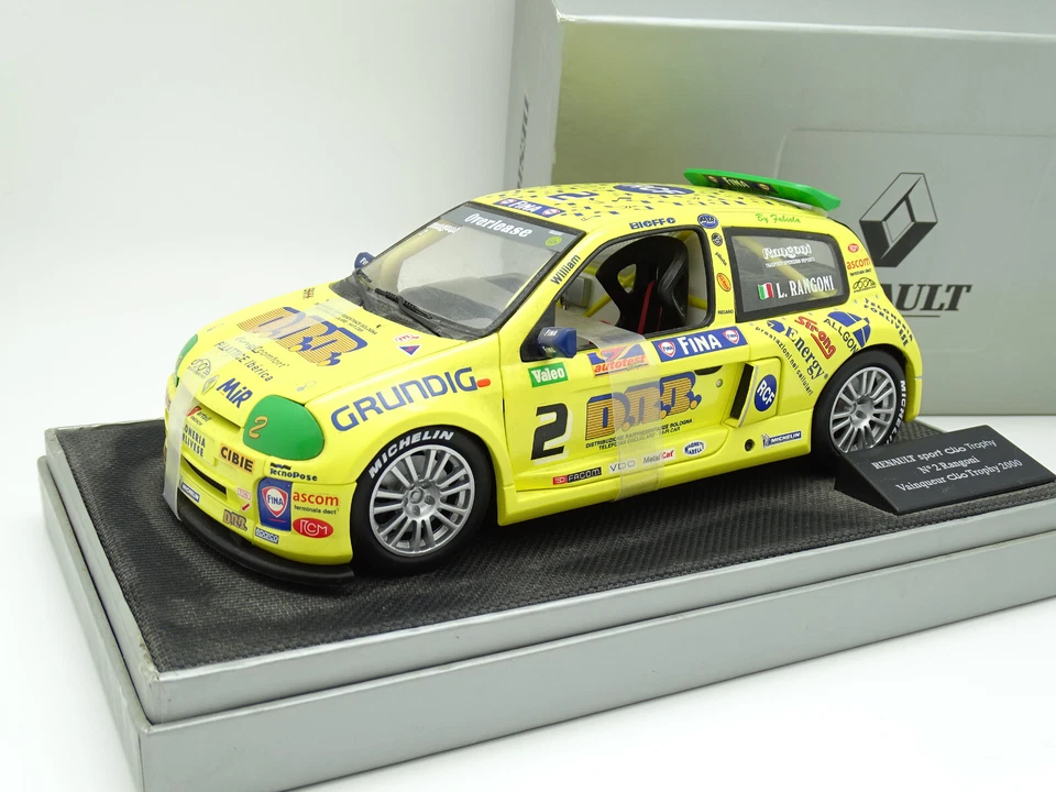 Universal Hobbies 1/18 - Renault Clio Sport N2 E.Rangoni Trophy Winner 2000 - Image 1 of 3