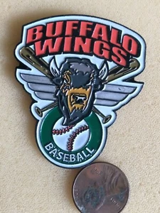 Buffalo Wings Baseball Pin - Bild 1 von 2